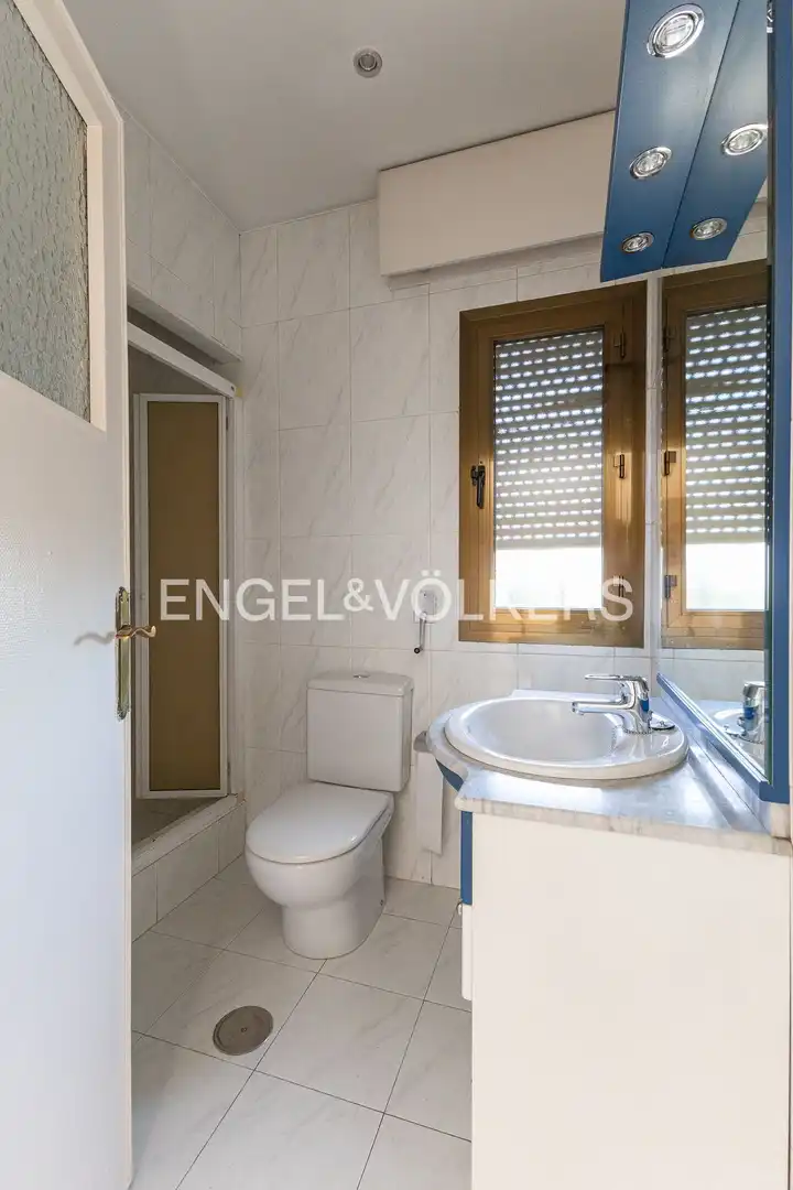 Baño de Casa o chalet en venta en Madrid con Aire acondicionado, Calefacción y Jardín privado