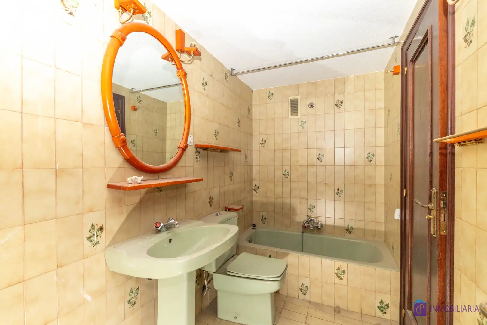 Bathroom of Flat for sale in Zaragoza  with Air Conditioner and Heating