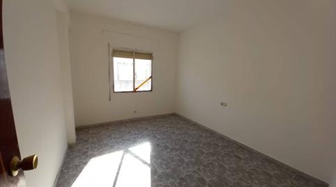 Foto 4 de Piso en venta en Calle Asturias, Baza, Granada