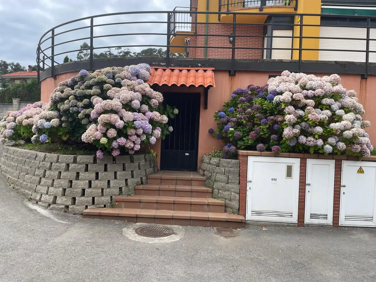 Vista exterior de Piso en venta en San Vicente de la Barquera con Calefacción, Amueblado y Balcón