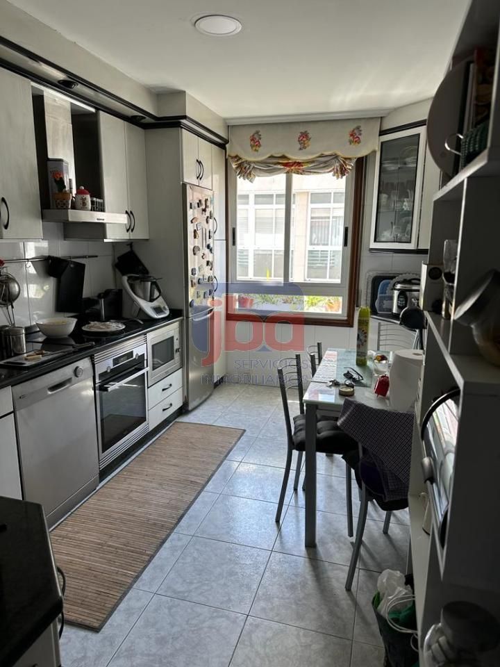 Kitchen of Flat for sale in Ourense Capital   with Heating, Storage room and Furnished