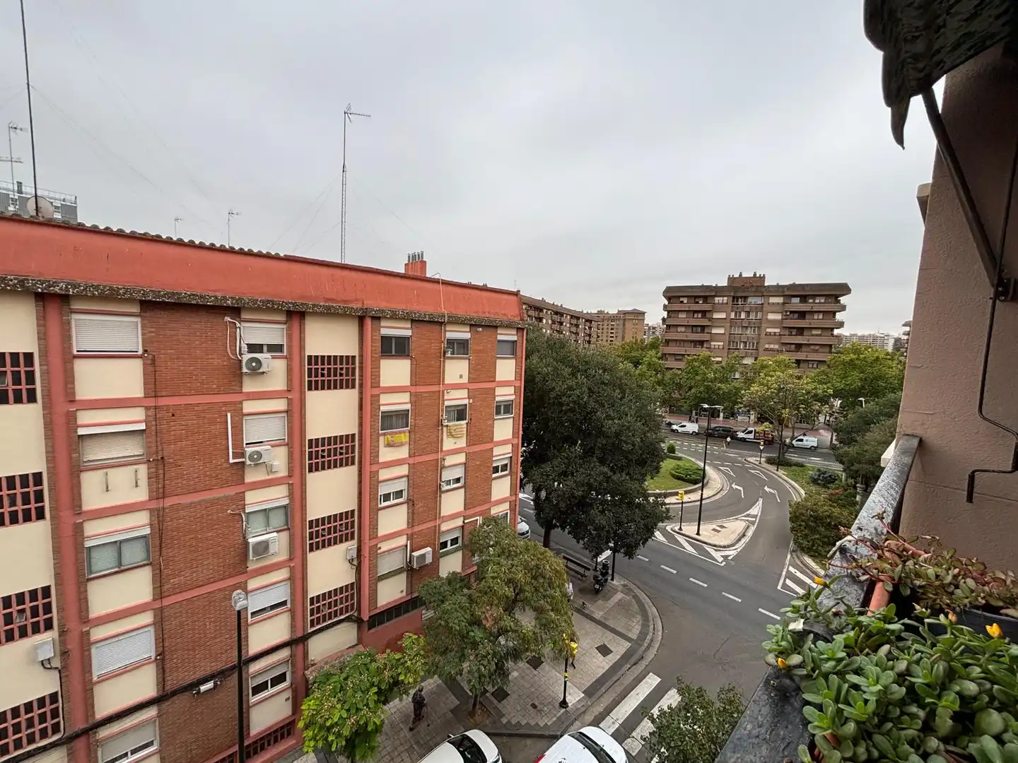 Vista exterior de Pis en venda en La Almozara