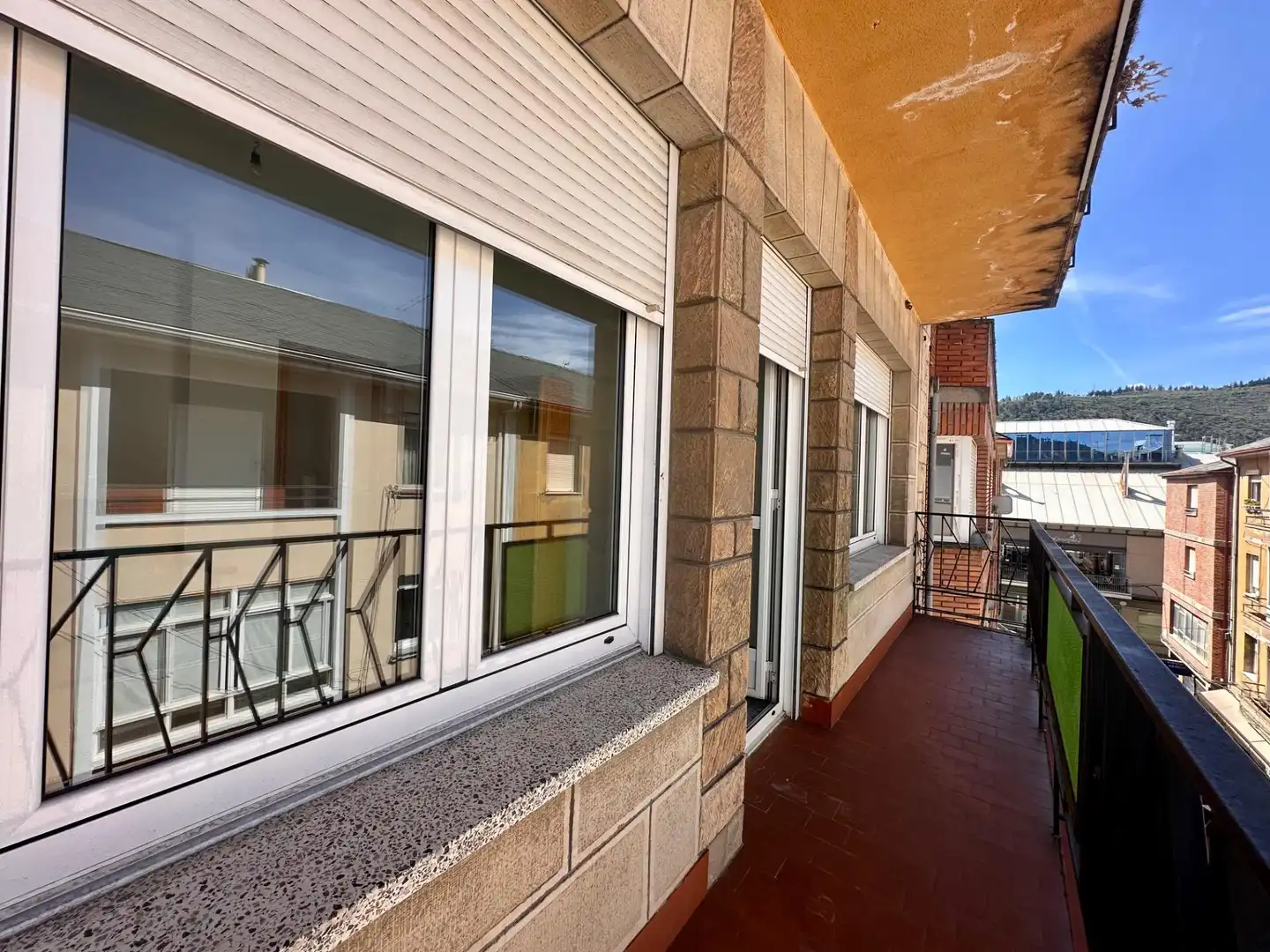 Vista exterior de Pis per a compartir en Ponferrada amb Calefacció i Moblat