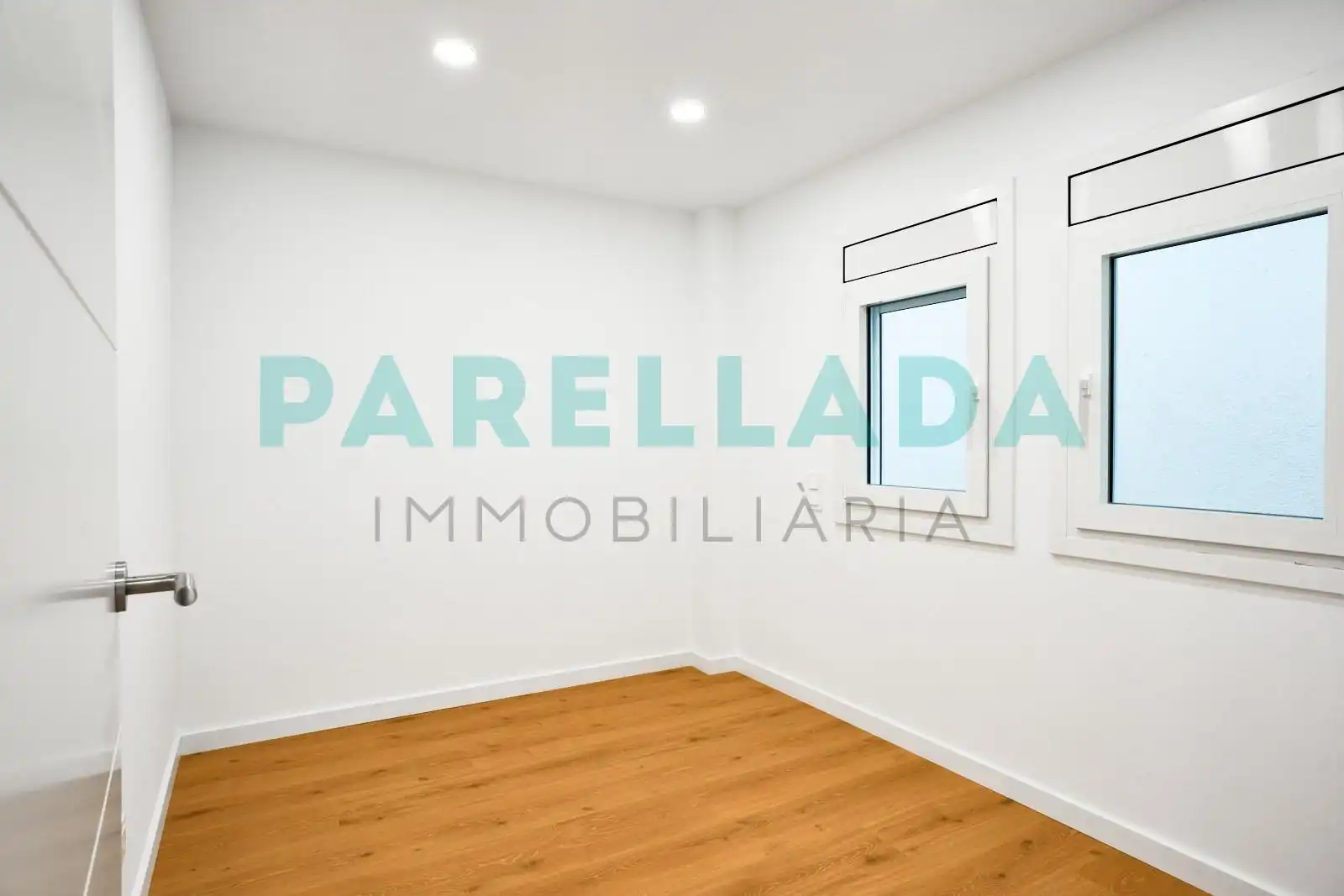 Bedroom of Flat for sale in Badalona  with Air Conditioner, Heating and Parquet flooring
