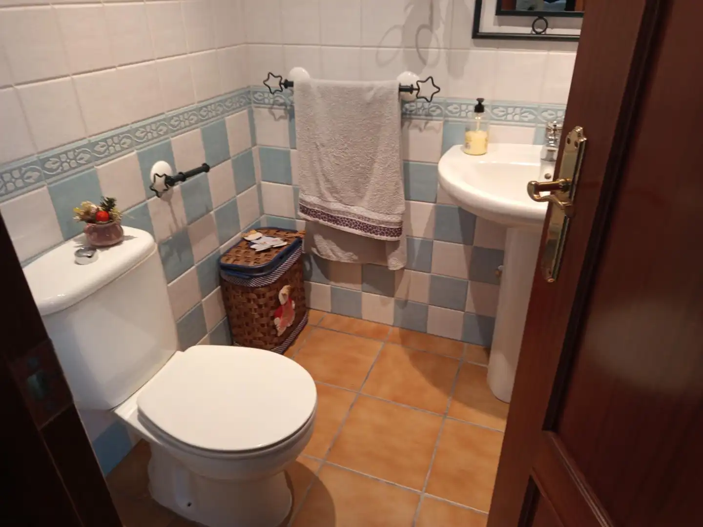 Bany de Casa o xalet en venda en Jaén amb Aire condicionat, Calefacció i Jardí privat