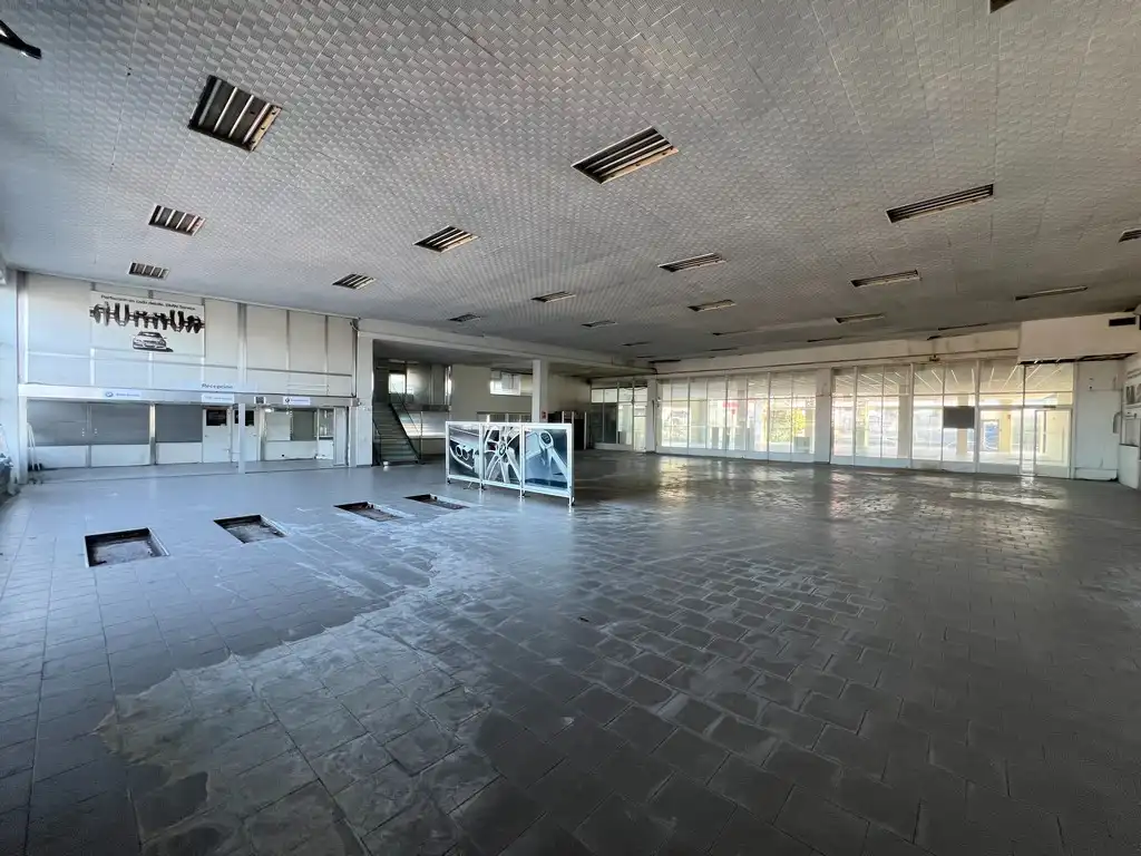 Nave industrial de alquiler en Oleiros con Calefacción