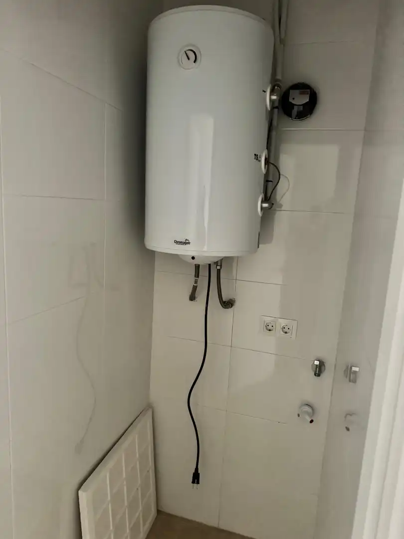 Bathroom of Flat for sale in L'Aldea  with Heating