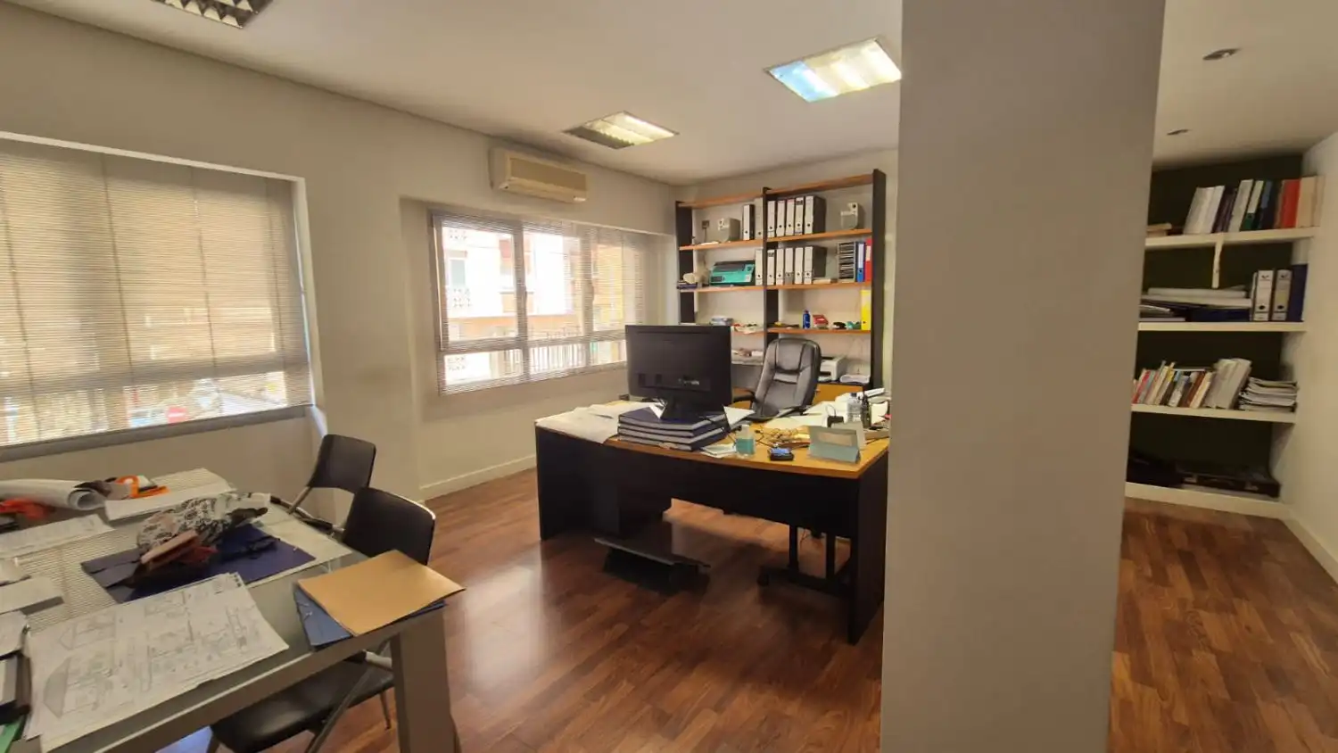 Büro zum Verkauf in Badajoz mit Klimaanlage, Heizung und Terrasse