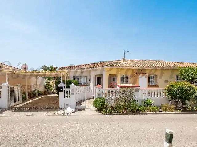 Adossat en venda a Torrox Pueblo