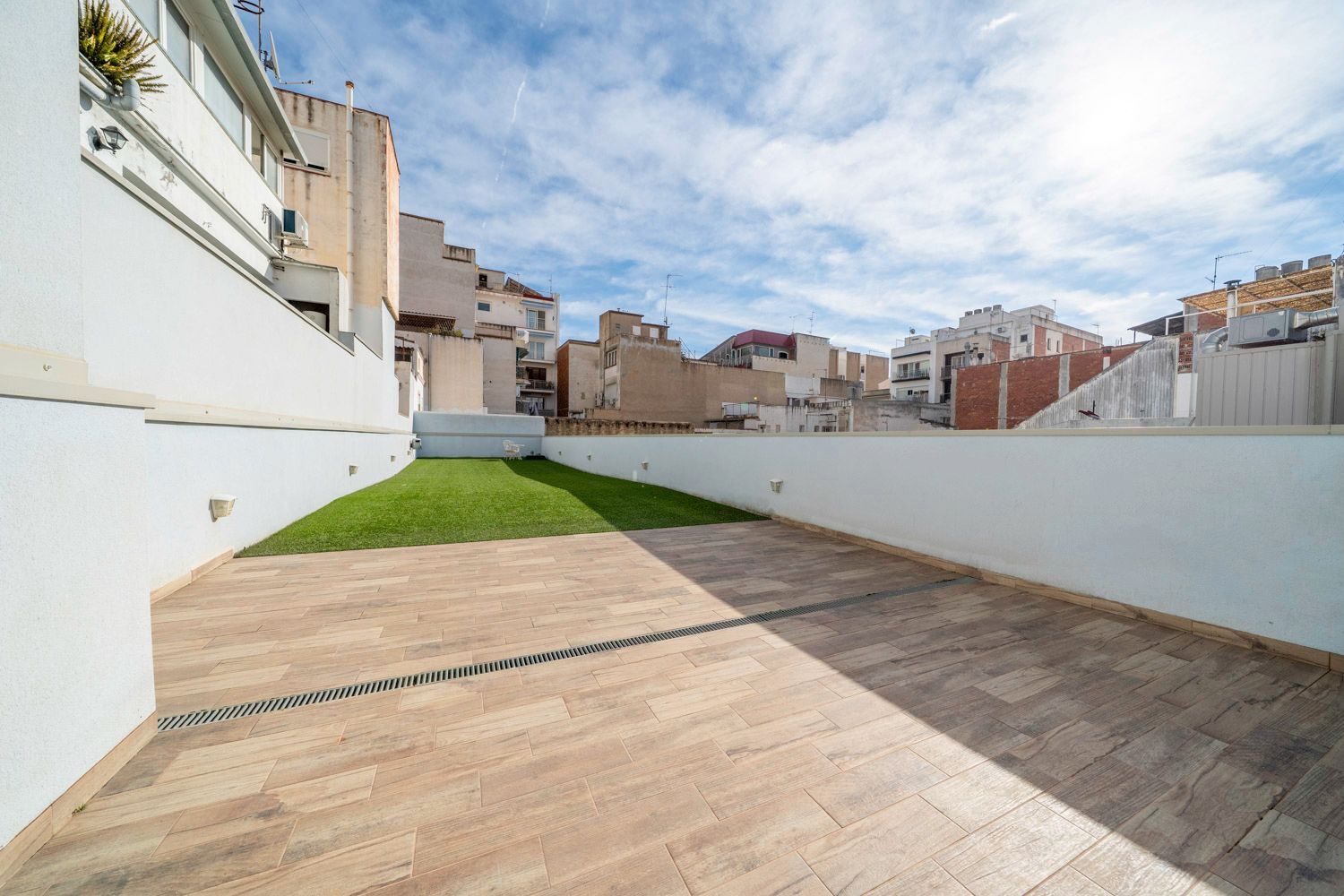Terrace of House or chalet for sale in Calella  with Air Conditioner, Heating and Parquet flooring