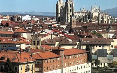 Exterior view of Flat for sale in León Capital   with Heating, Parquet flooring and Storage room