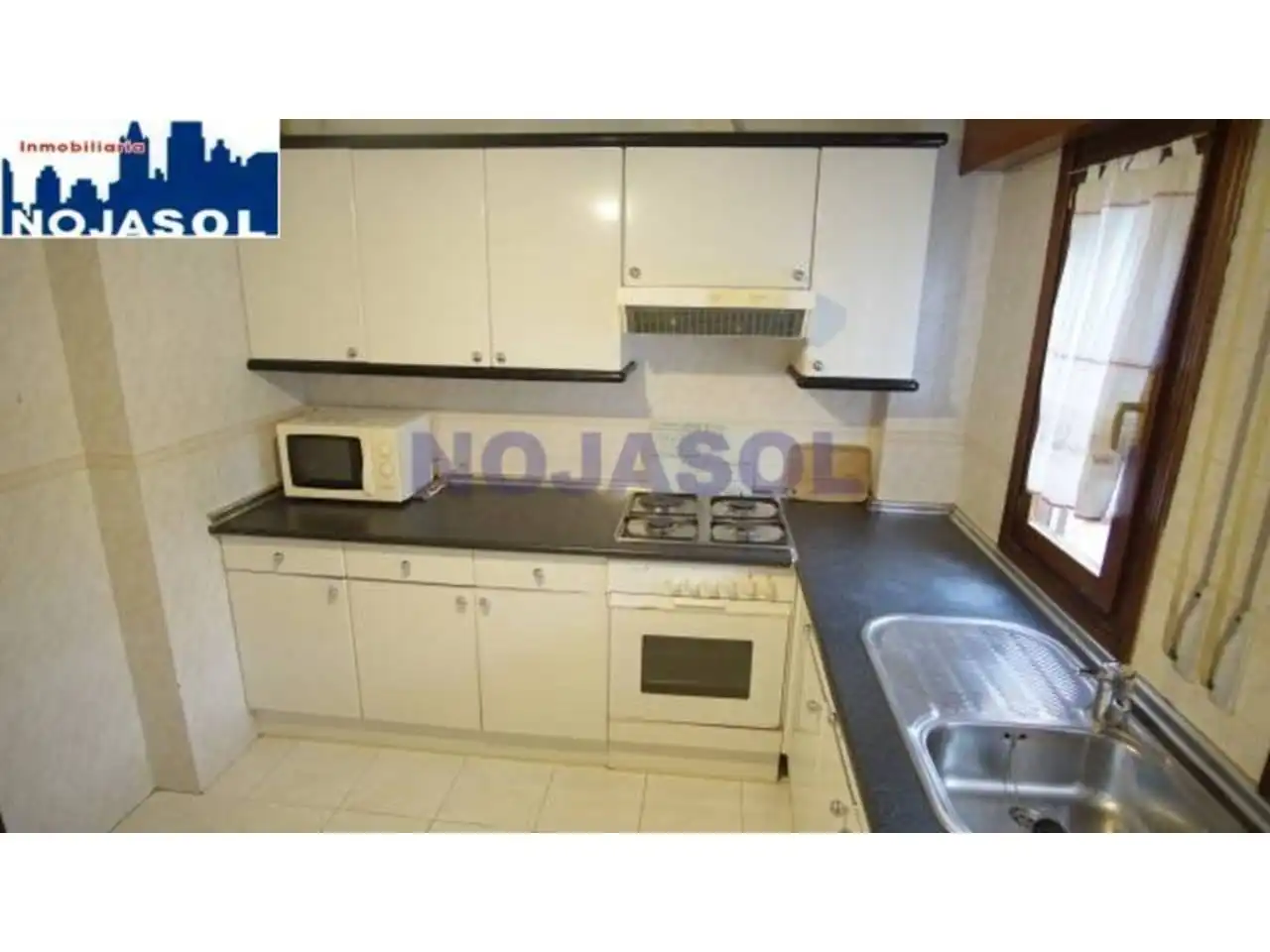 Cocina de Apartamento de alquiler en Noja con Terraza y Amueblado