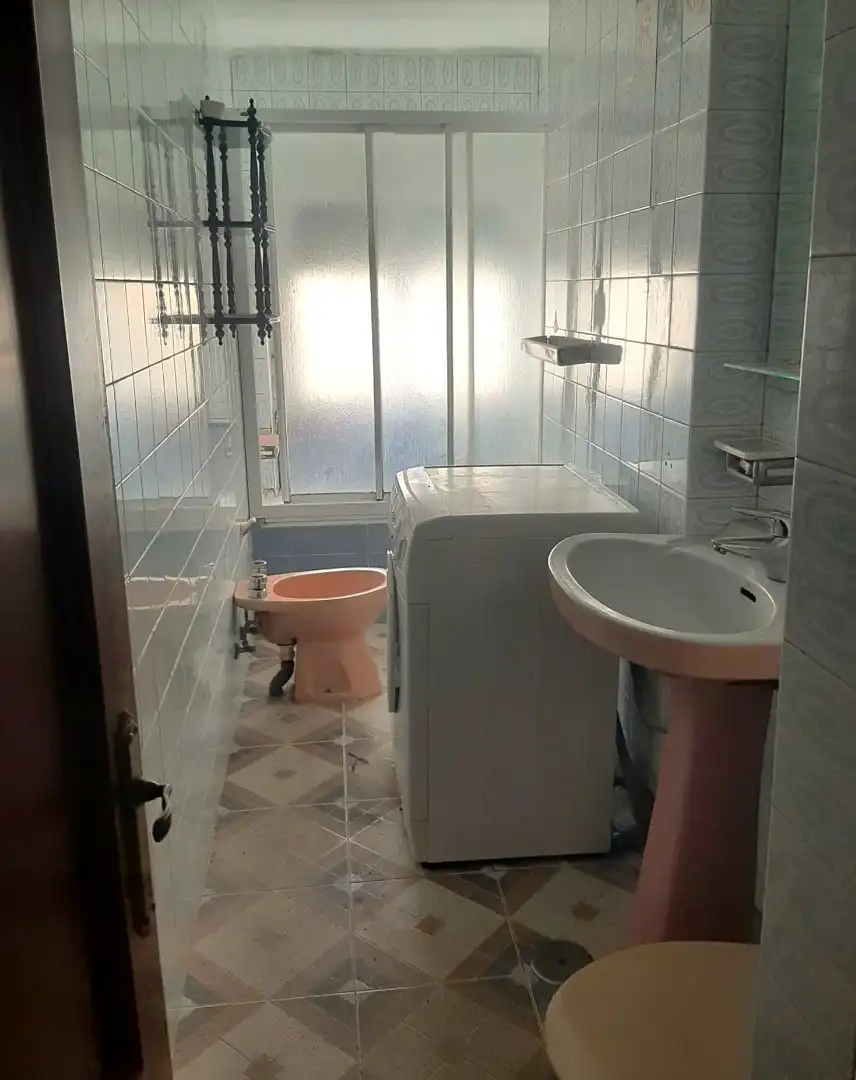 Baño de Piso en venta en Oviedo  con Calefacción, Amueblado y Horno