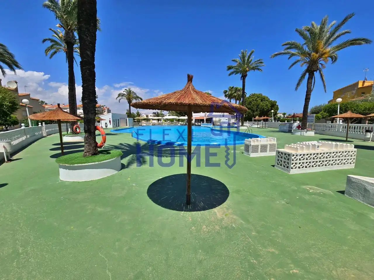 Piscina de Casa adosada en venta en Torrevieja con Calefacción, Jardín privado y Terraza