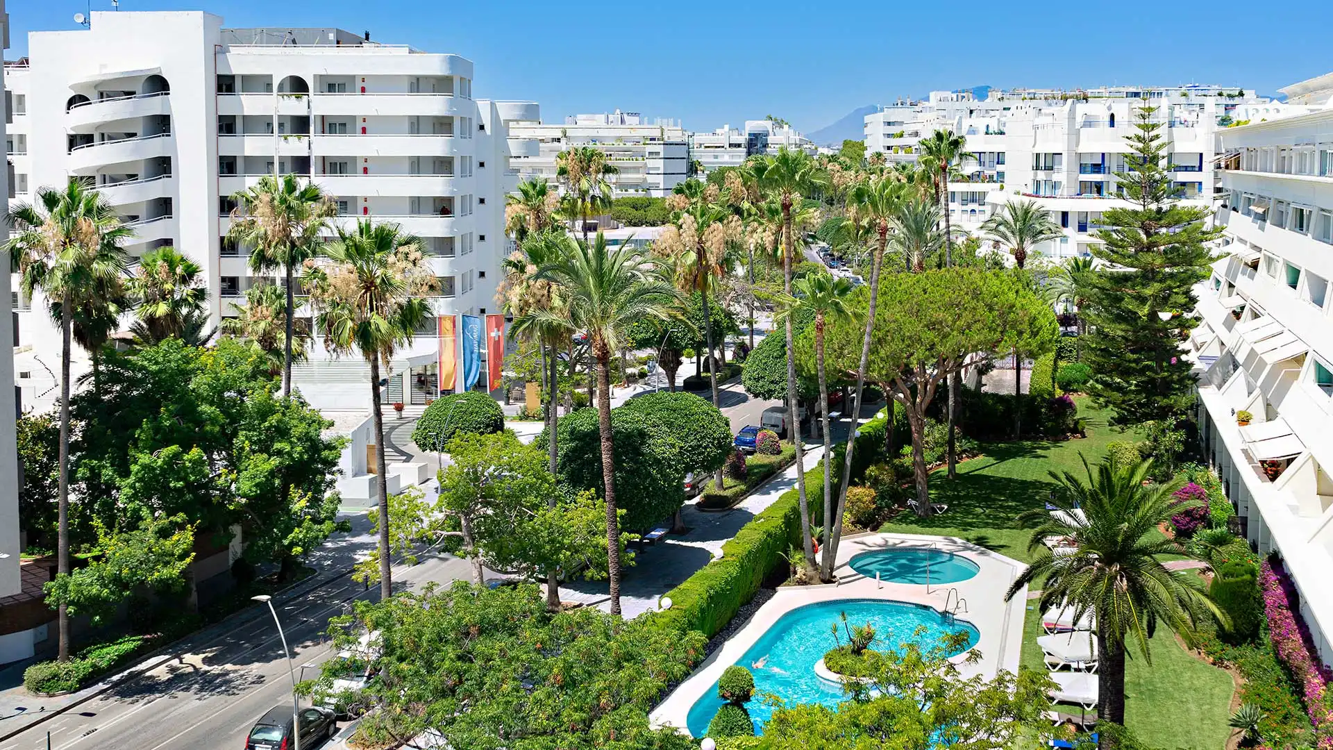 Vista exterior de Apartament en venda en Marbella amb Aire condicionat, Terrassa i Traster