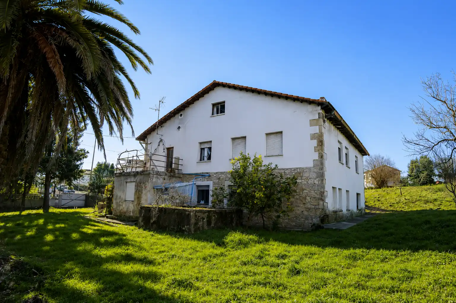 Casa amb jardí en venda a La Veguilla