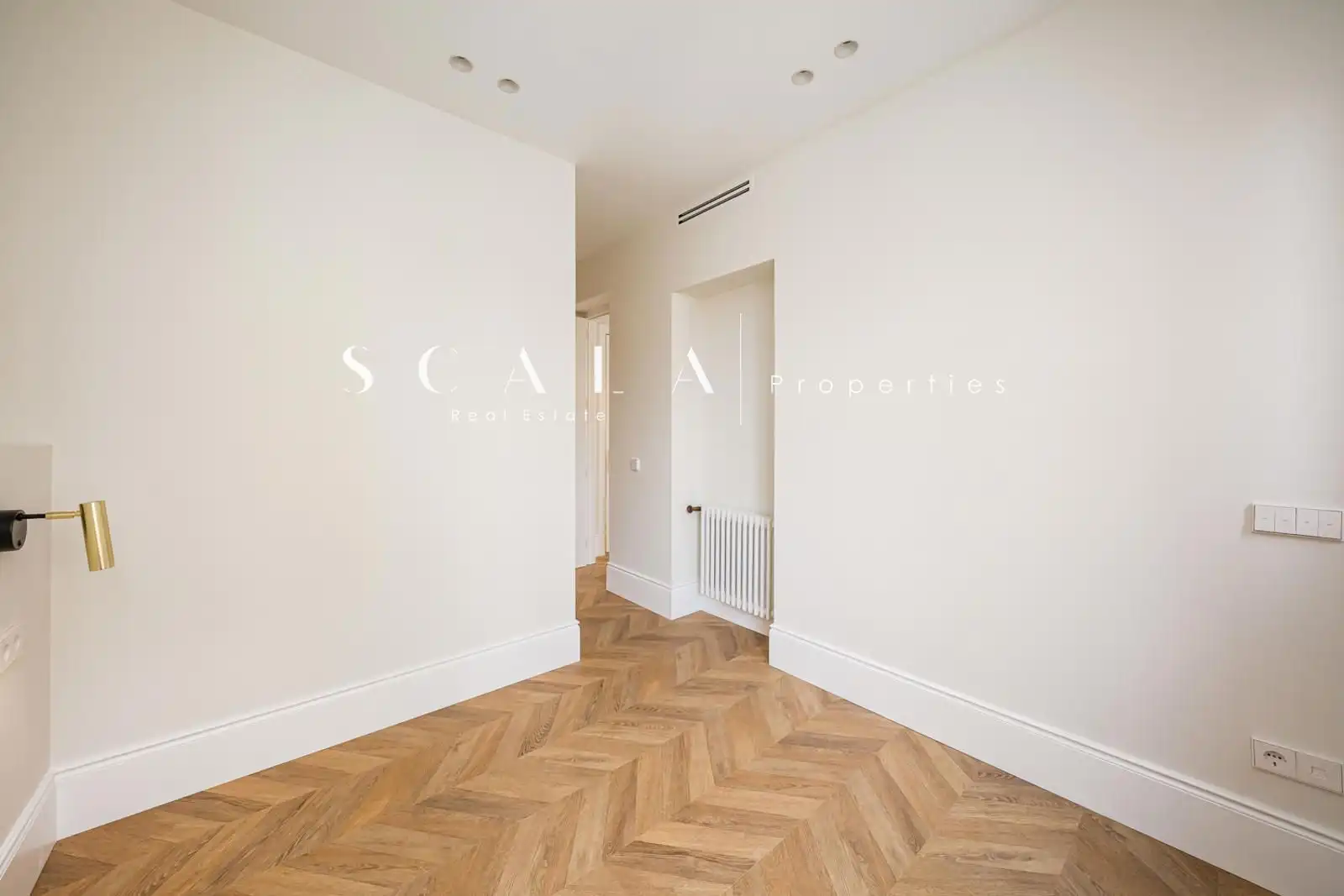 Bedroom of Attic for rent in Madrid  with Air Conditioner, Heating and Terrace