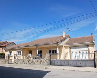 Exterior view of House or chalet for sale in Gomezserracín  with Heating, Private garden and Storage room