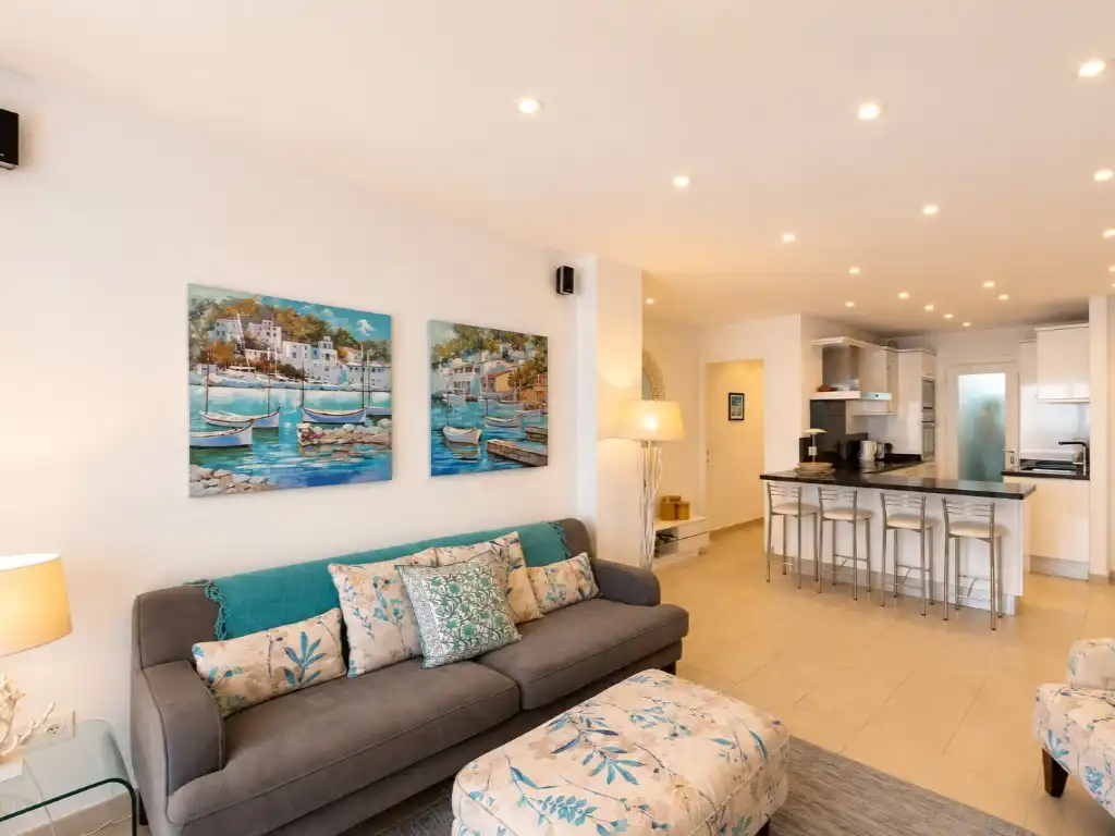 Wohnzimmer von Wohnung zur Miete in Calvià mit Klimaanlage, Privatgarten und Terrasse