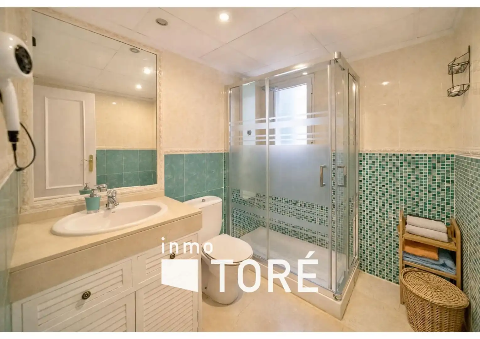 Badezimmer von Wohnung zum Verkauf in Málaga mit Klimaanlage, Privatgarten und Terrasse