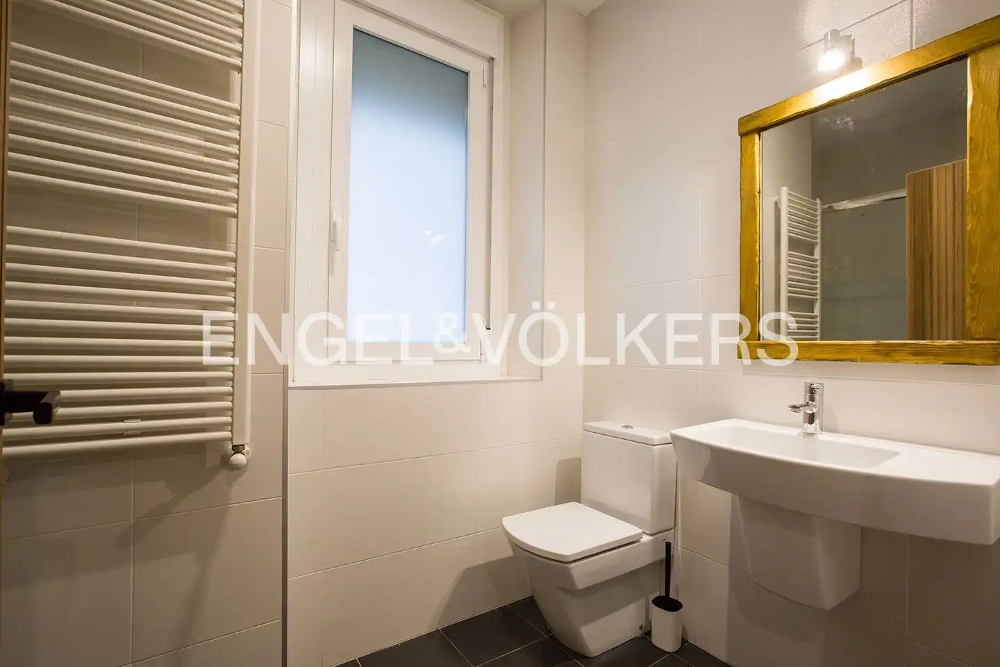 Baño de Piso de alquiler en Bilbao  con Calefacción, Amueblado y Balcón