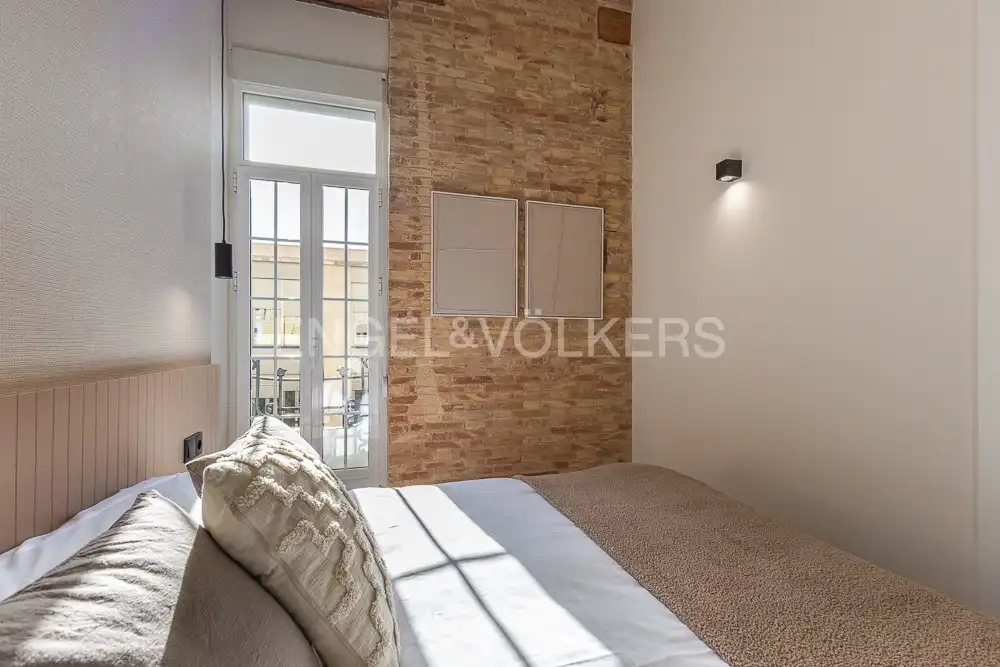Bedroom of Flat for rent in Valencia  with Air Conditioner, Heating and Terrace