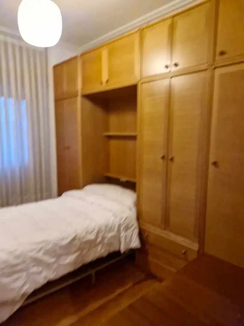 Habitación de Piso de alquiler en Vitoria - Gasteiz con Calefacción, Parquet y Amueblado