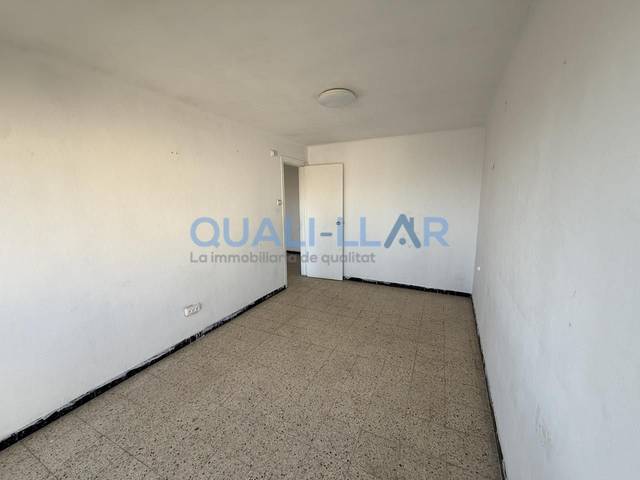 Piso en Venta en Comte De Vilardaga en Mas Lluí