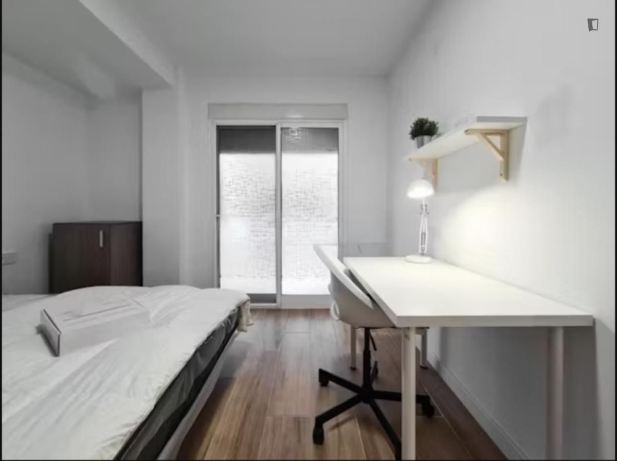Bedroom of Apartment to share in  Valencia Capital  with Air Conditioner, Furnished and Washing machine