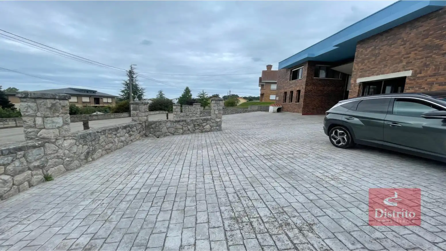Parking of Industrial buildings for rent in Camargo