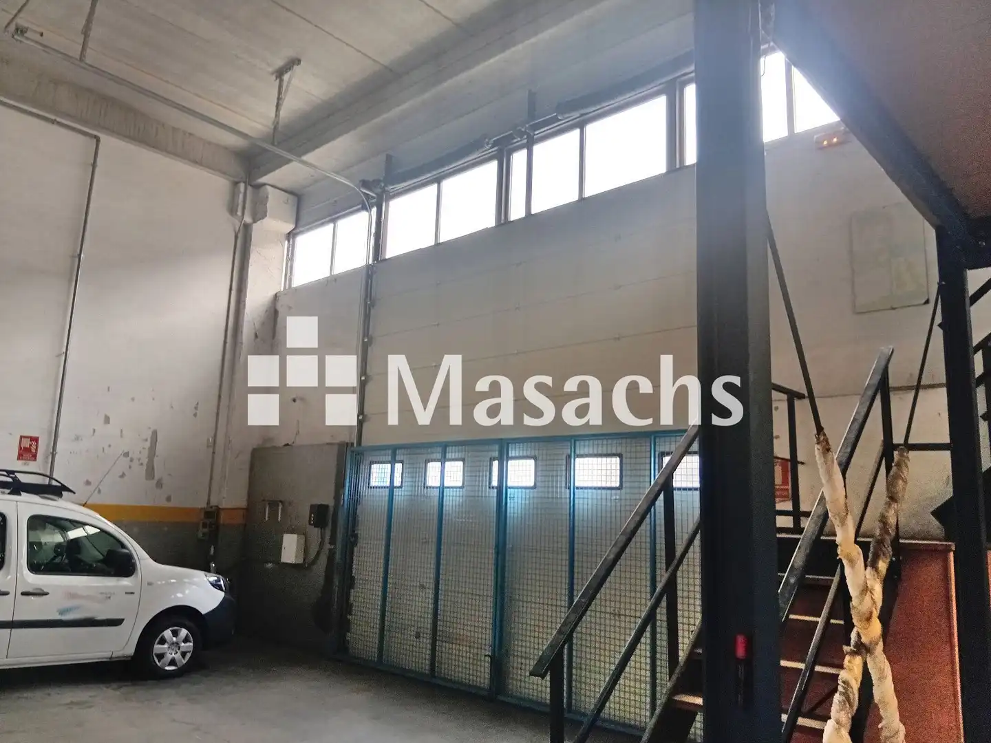 Nave industrielle avec ascenseur à louer à Gorg - Progrés, imagen 3