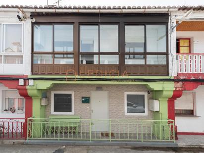 Vista exterior de Casa adosada en venda en Vigo  amb Calefacció, Terrassa i Traster