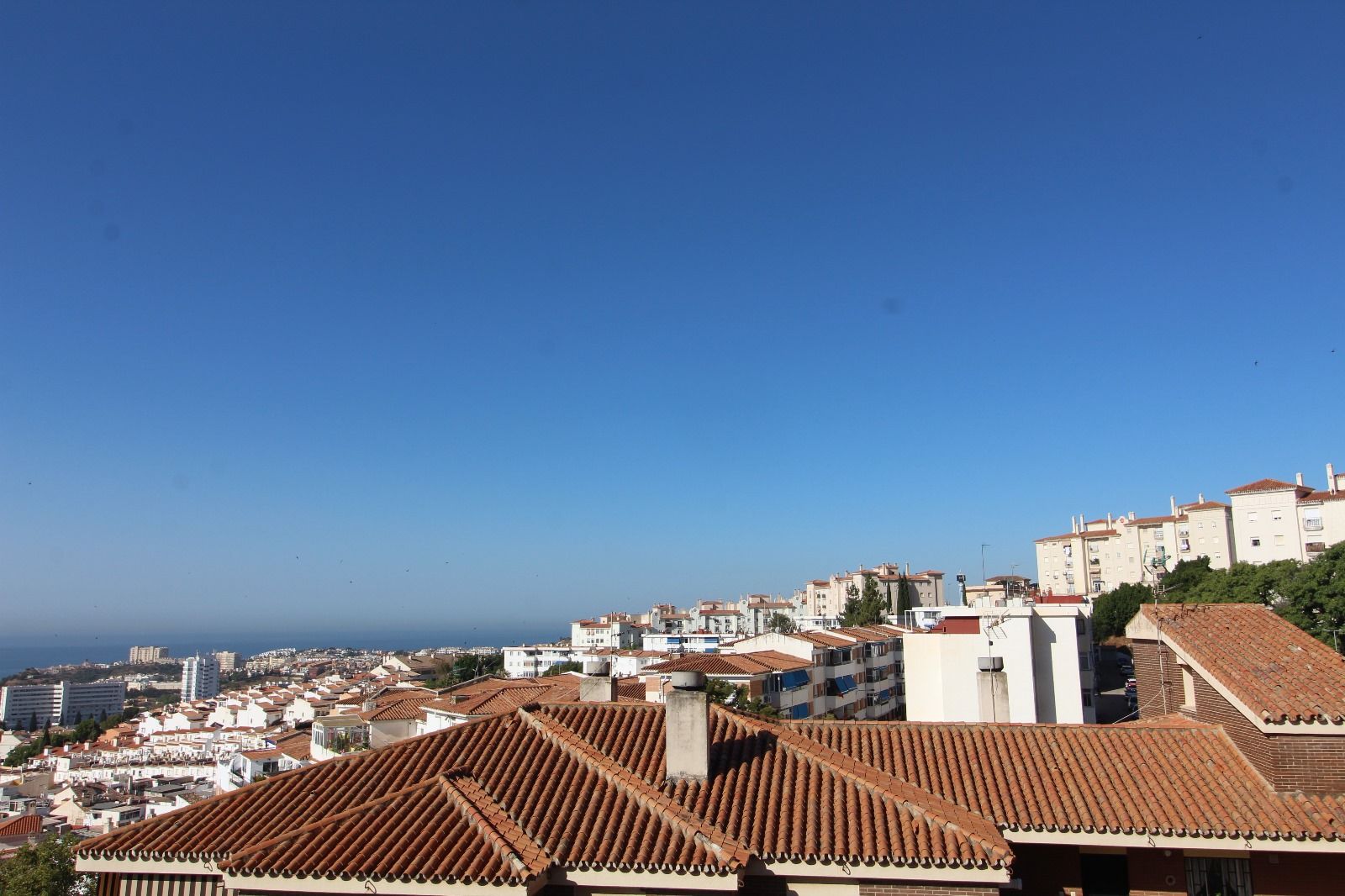 Vista exterior de Casa o xalet en venda en Benalmádena amb Terrassa, Traster i Moblat