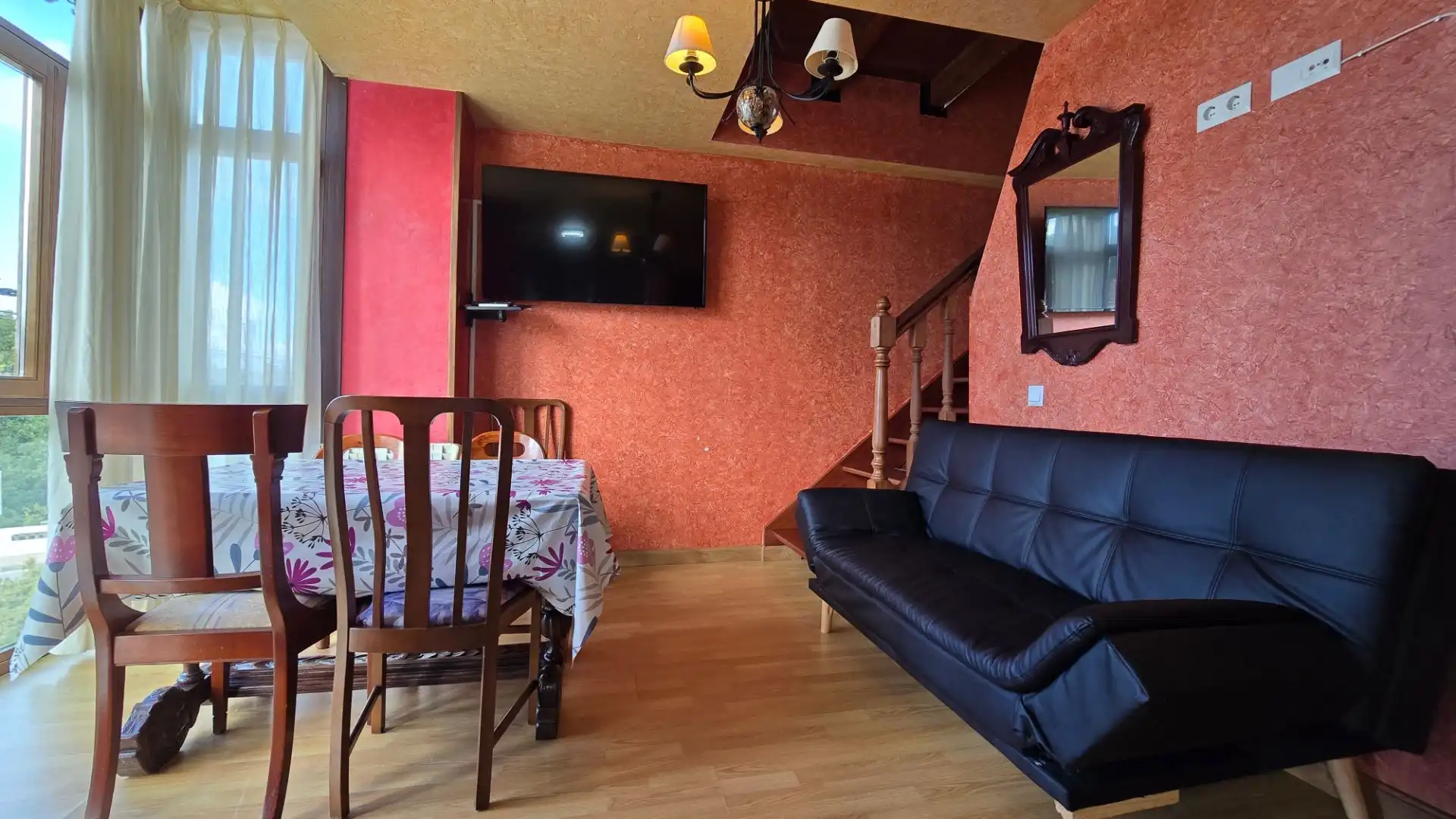 Sala d'estar de Dúplex en venda en Llanes amb Calefacció i Jardí privat