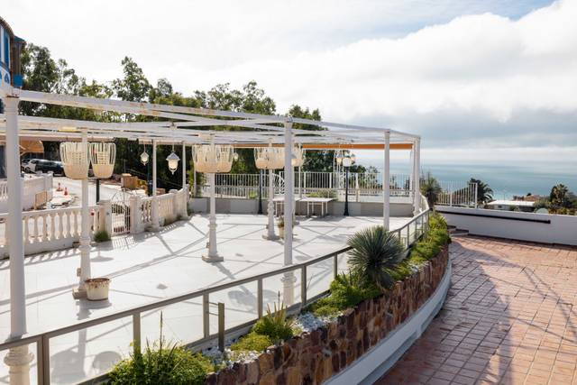 Local comercial en Venta en Paseo de la Sierra en Cerrado de Calderón - Hacienda Paredes