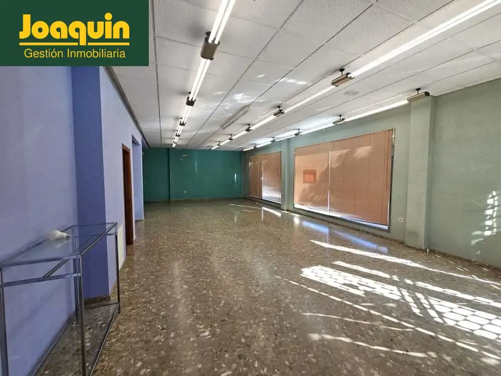 Local comercial de lloguer a Sureste, imagen 2