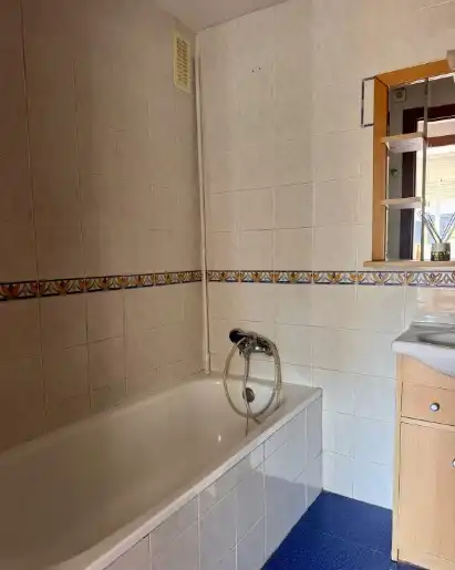 Bathroom of Flat for sale in Marbella  with Air Conditioner, Heating and Private garden