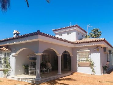 Chalet con piscina en venta en Sancti Petri