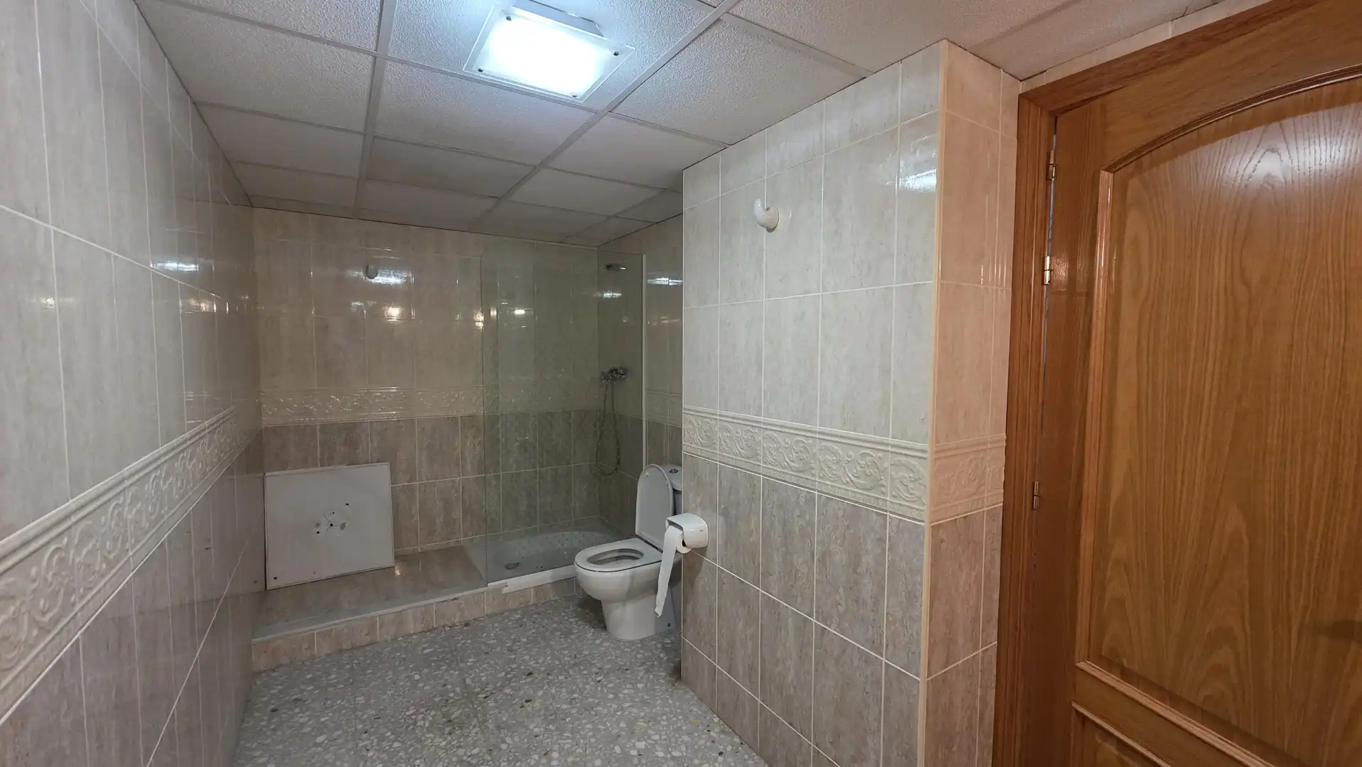 Baño de Piso en venta en Oliva con Terraza