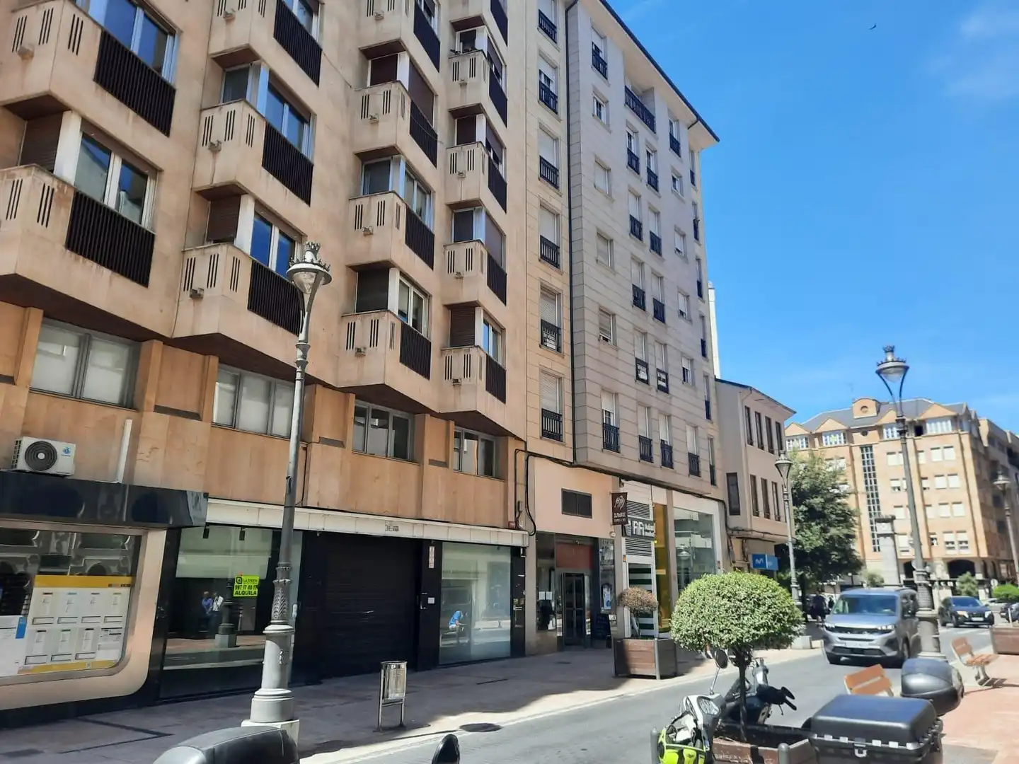 Vista exterior de Pis en venda en Ponferrada amb Calefacció i Traster