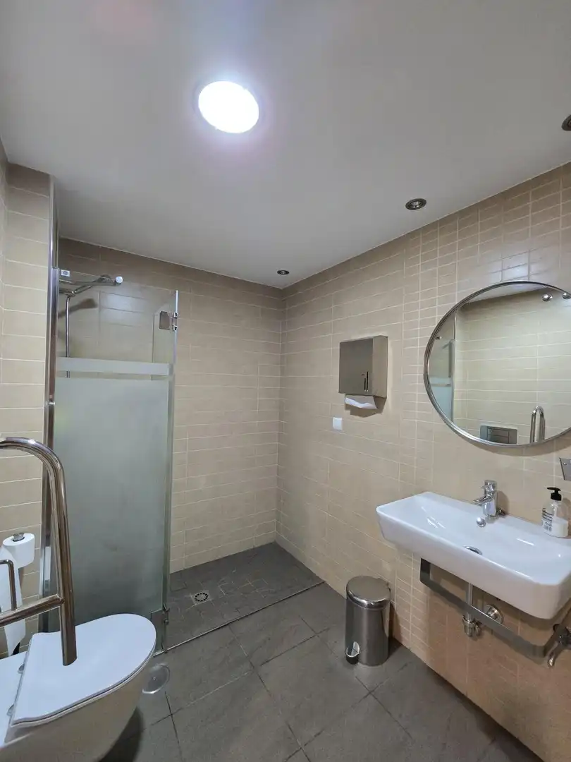 Baño de Oficina de alquiler en Centro
