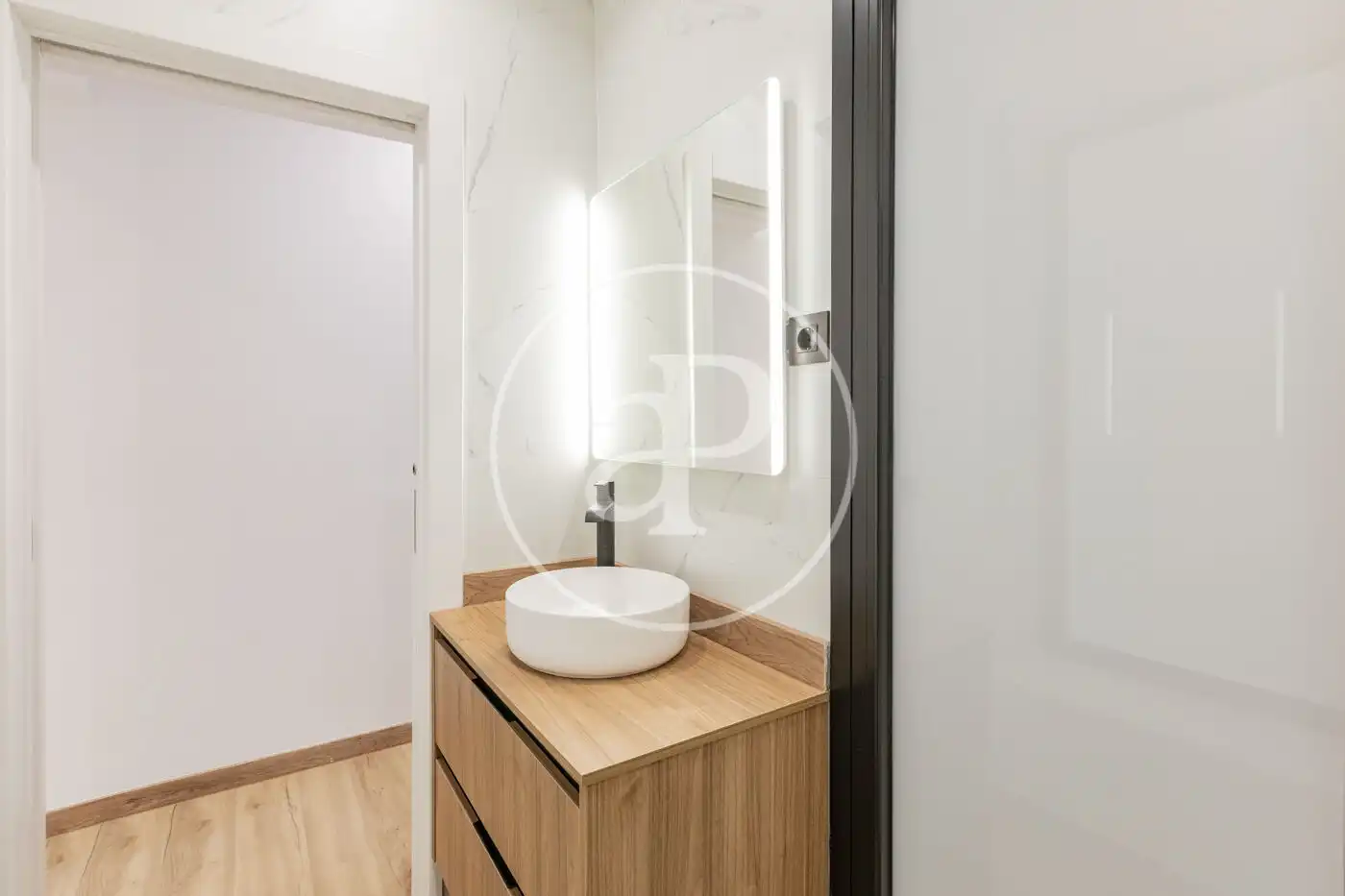 Baño de Piso en venta en Madrid con Calefacción y Balcón