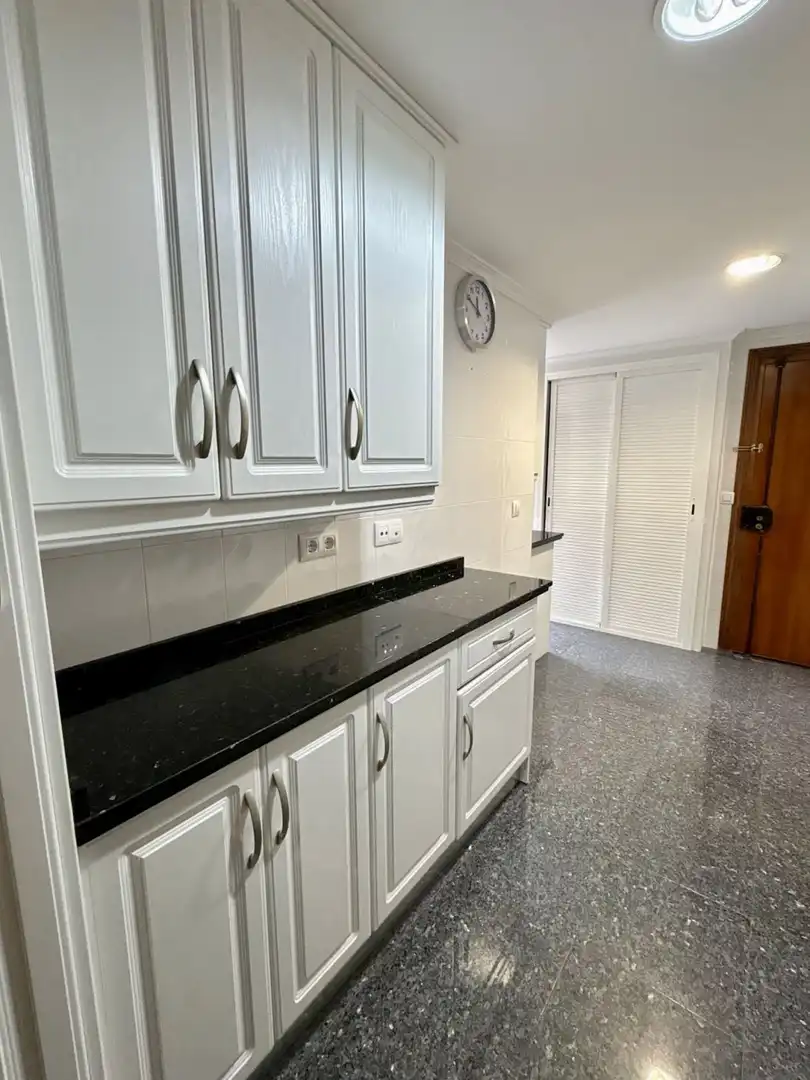 Kitchen of Flat for sale in Sevilla  with Air Conditioner, Heating and Terrace
