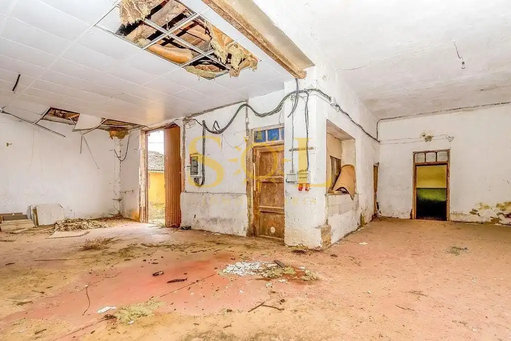 Local en venta en Gordoncillo con Parquet