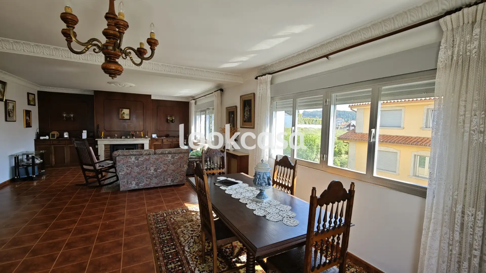 Sala d'estar de Casa o xalet en venda en Sanxenxo amb Calefacció, Jardí privat i Terrassa
