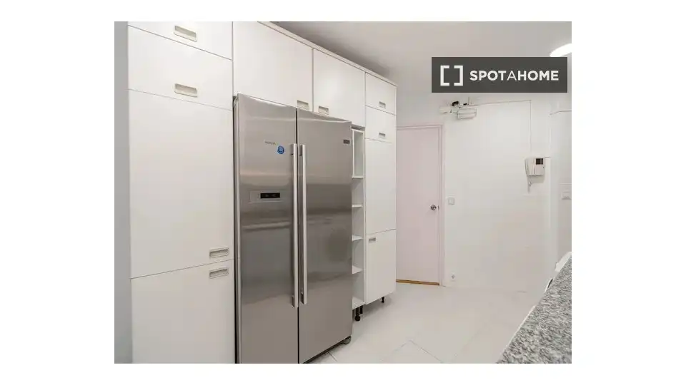 Cocina de Piso de alquiler en Madrid con Aire acondicionado, Calefacción y Amueblado