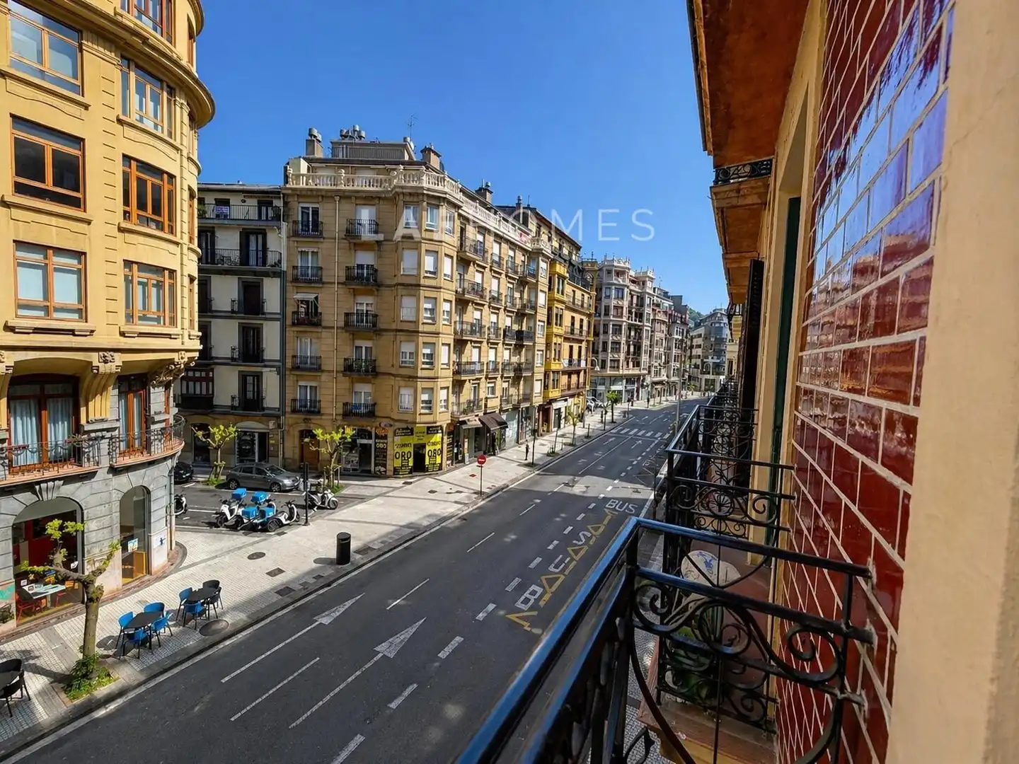 Vista exterior de Piso en venta en Donostia - San Sebastián  con Parquet y Balcón