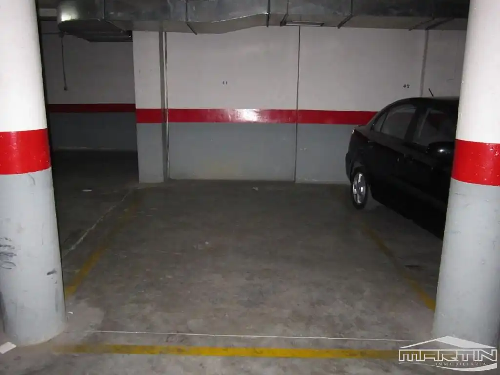 Parkplatz von Wohnung zur Miete in Lucena mit Klimaanlage, Abstellraum und Möbliert