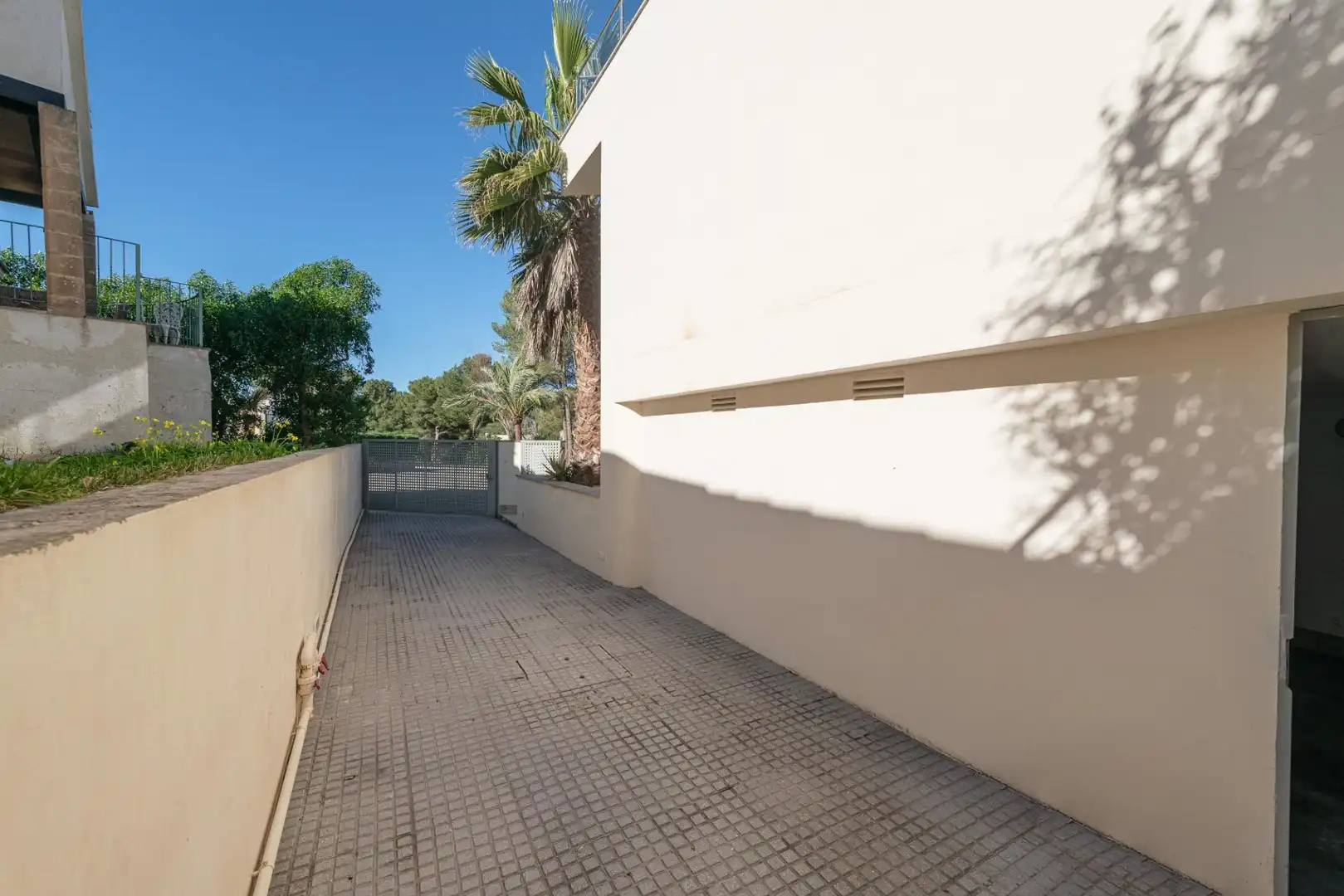 Exterior view of Houses for sale in Alcúdia  with Air Conditioner, Terrace and Furnished