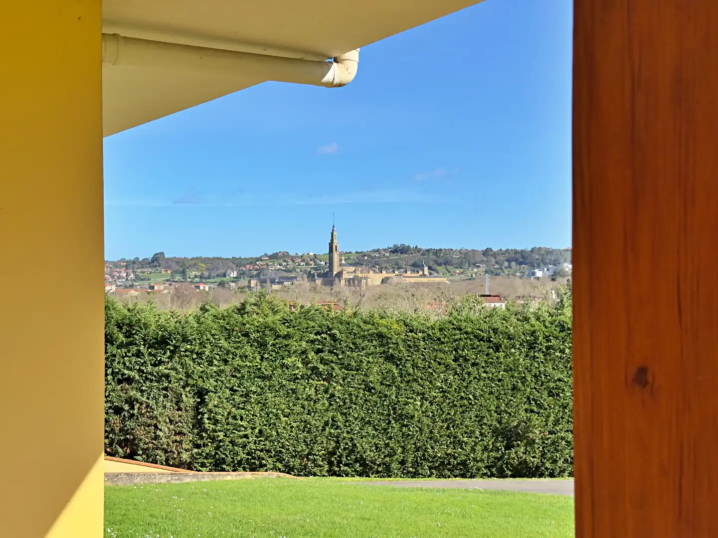 Vista exterior de Casa o xalet en venda en Gijón  amb Calefacció, Parquet i Terrassa